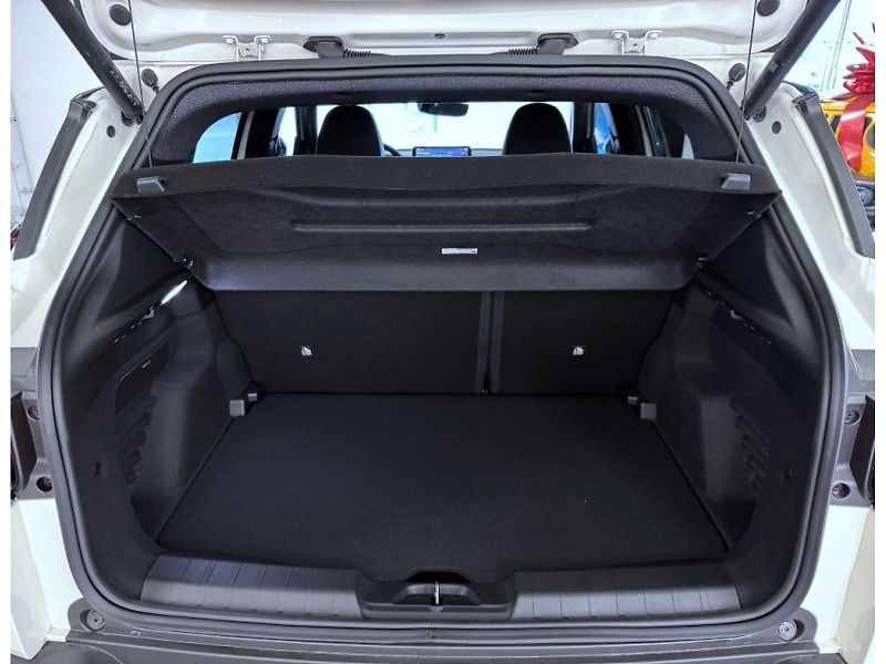 Jeep Avenger (2026) 1.2 T e-Hybrid AT 110k Summit - fotka 6 z 19