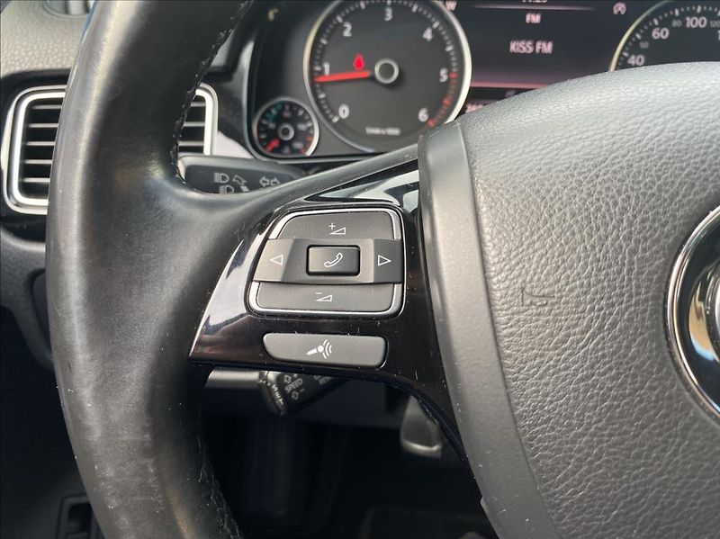 Volkswagen Touareg 3,0 TDI V6 4motion / záruka - fotka 26 z 47