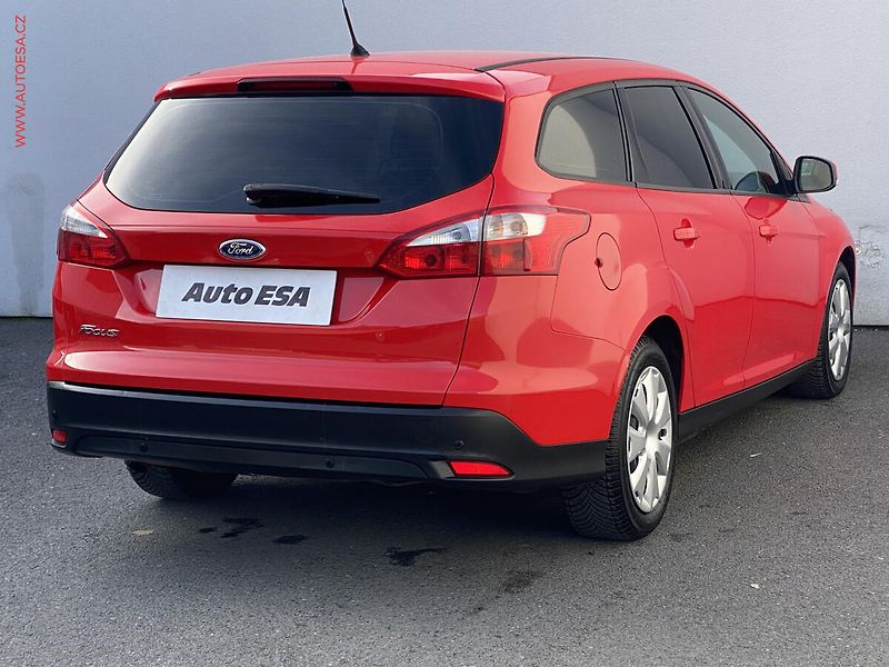 Ford Focus (2014) 1.6 TDCi, ČR, Trend, park - fotka 4 z 17