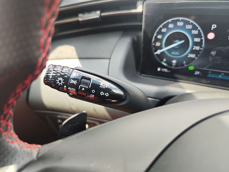 Hyundai Tucson 1.6 T-GDI/169kW N-Line DCT HEV - fotka 32 z 38
