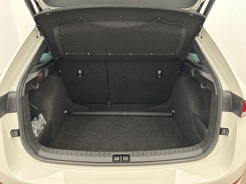Škoda Scala 1.5 TSI Style Plus - fotka 22 z 24