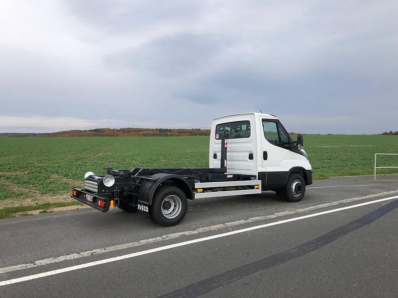 Iveco Daily (2025) 72C18 nosič kontejneru - fotka 2 z 3