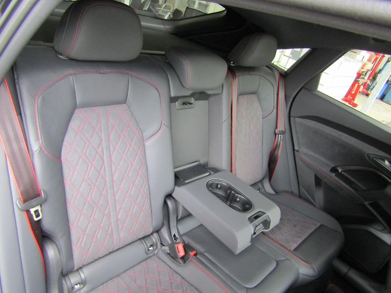 Audi Q5 (2025) 2,0 TDI quattro - fotka 27 z 30