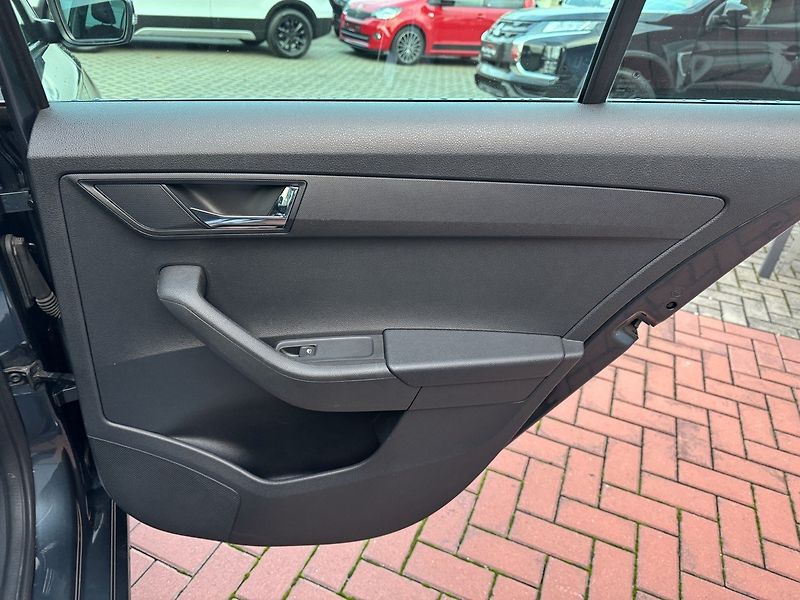Škoda Fabia (2016) 1.2TSi JOY Navi Digi Klima - fotka 22 z 50