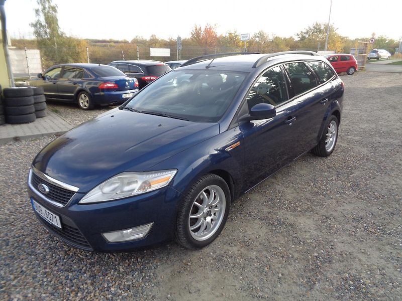 Ford Mondeo 2,0 - fotka 4 z 12