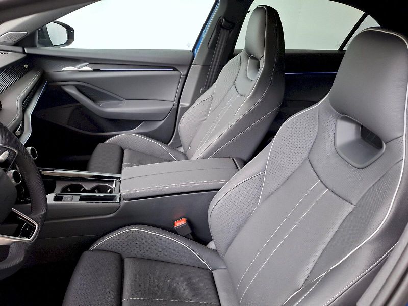 Škoda Superb (2025) SPORTLINE TS 195/2.0 A7A - fotka 6 z 31