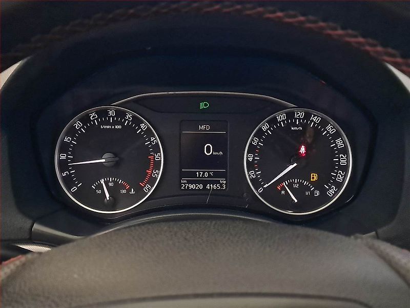 Škoda Octavia (2012) 1.6 TDI, Automat, zamluveno - fotka 10 z 17