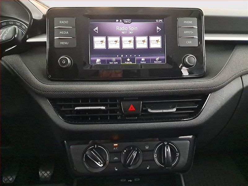 Škoda Fabia (2023) Ambition 1.0 TSI, ČR,1.maj - fotka 12 z 16