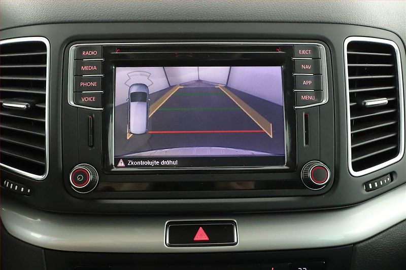 Volkswagen Sharan (2019) 2.0 TDI BMT, Automat, 7 míst - fotka 16 z 21