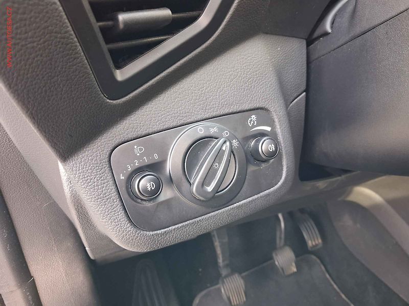Ford Kuga (2019) 1.5 EB, 1.maj,ČR, Titanium - fotka 15 z 20