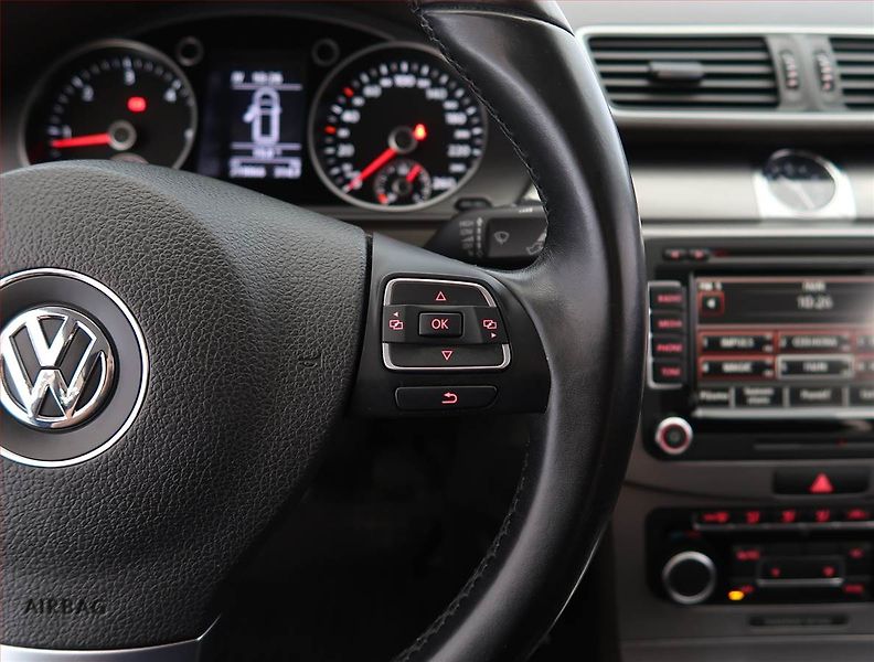 Volkswagen Passat (2011) 1.6 TDI, Navi, Tempomat - fotka 18 z 22
