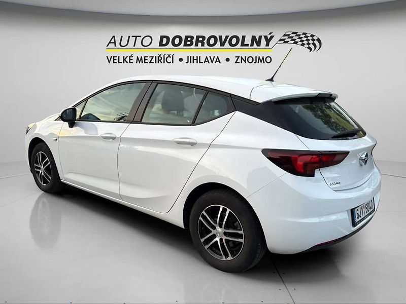 Opel Astra Edition HB 1.4i MT6 (74kW/100k - fotka 4 z 24