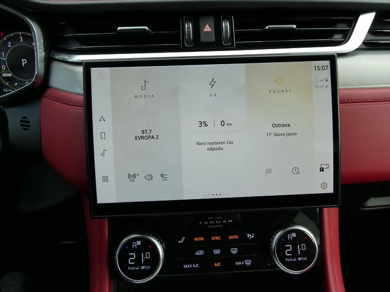 Jaguar F-Pace 2,0 P400e PHEV HSE,1Maj,ČR DPH - fotka 28 z 44