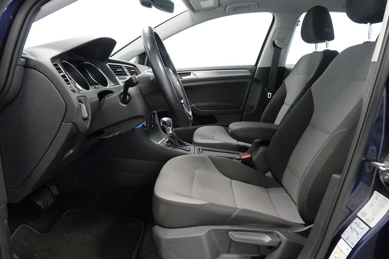 Volkswagen e-Golf - fotka 11 z 23