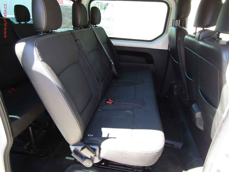 Opel Vivaro (2018) 1.6CDTi L2 9míst, 1.maj,ČR - fotka 10 z 23