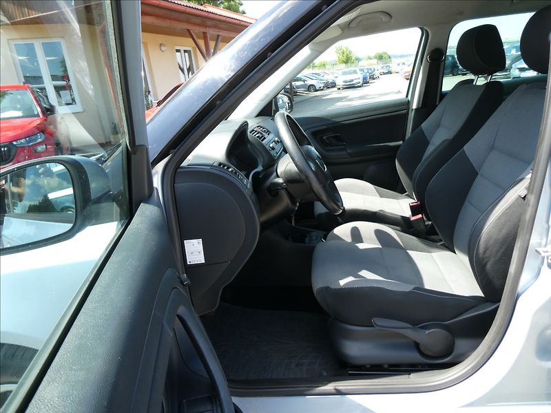 Škoda Fabia 1,2 Tsi 63kW SPORT,digi.klima - fotka 17 z 36