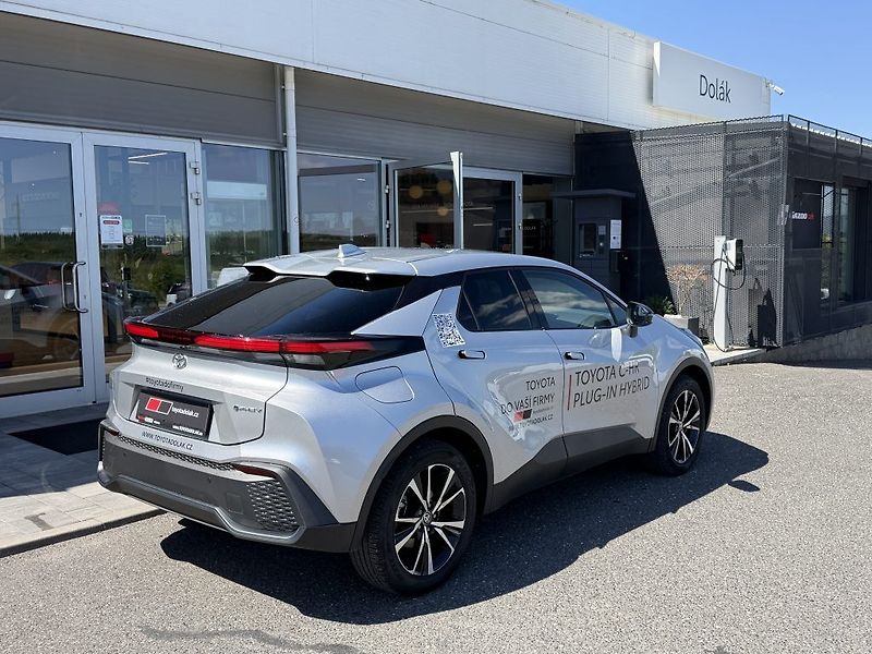 Toyota C-HR 2.0L PHEV Style - fotka 4 z 25
