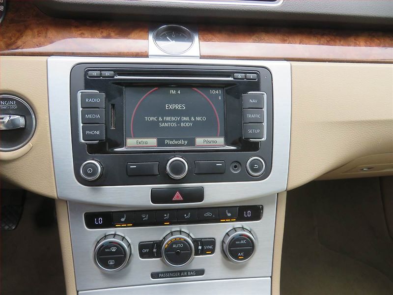 Volkswagen Passat (2013) 2.0 TDI, Navi, Tempomat - fotka 12 z 16