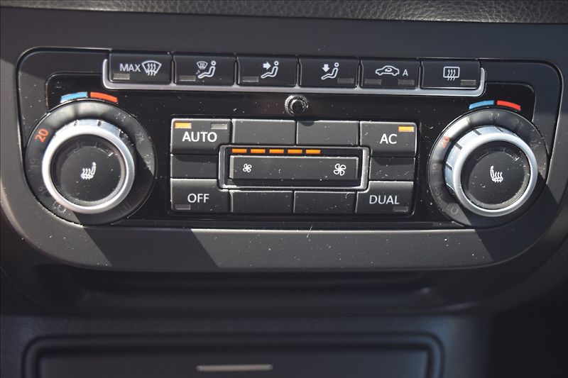 Volkswagen Golf Plus 1,4 i 59KW VÝHŘEV NAVI ALU - fotka 40 z 46