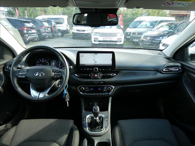 Hyundai i30 1,0 T-GDi 88kW Smart,ČR,naviga - fotka 27 z 43