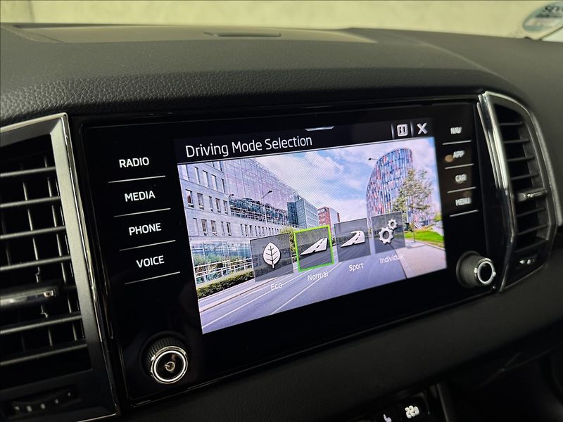Škoda Karoq 1,5 TSi  DSG Style LED Kamera - fotka 36 z 46