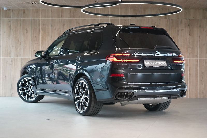 BMW X7 M60i xDrive, Masáž, Skylounge - fotka 12 z 50