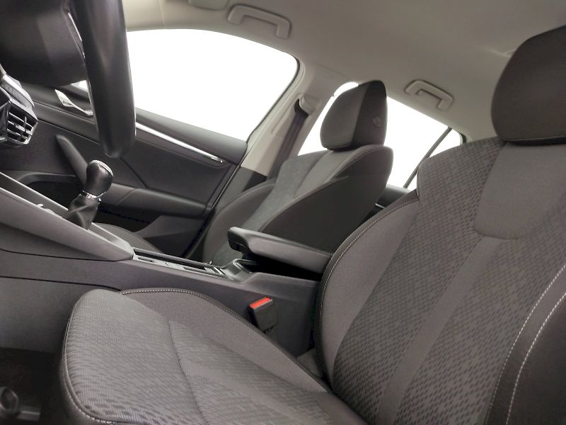 Škoda Octavia (2021) Combi Style 1,5 Tsi 110 Kw - fotka 23 z 35