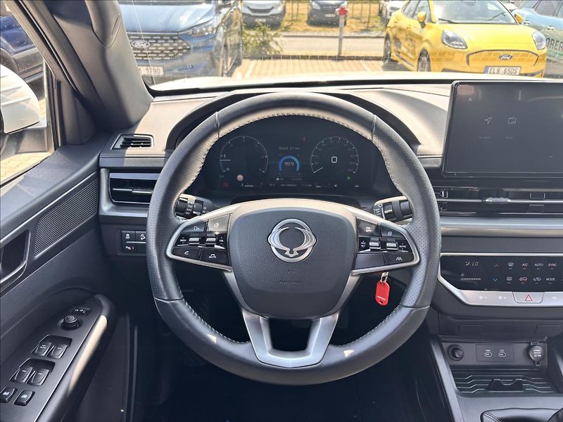 KGM Musso Grand 2,2 e-XDI Style 4WD 148kW - fotka 16 z 28