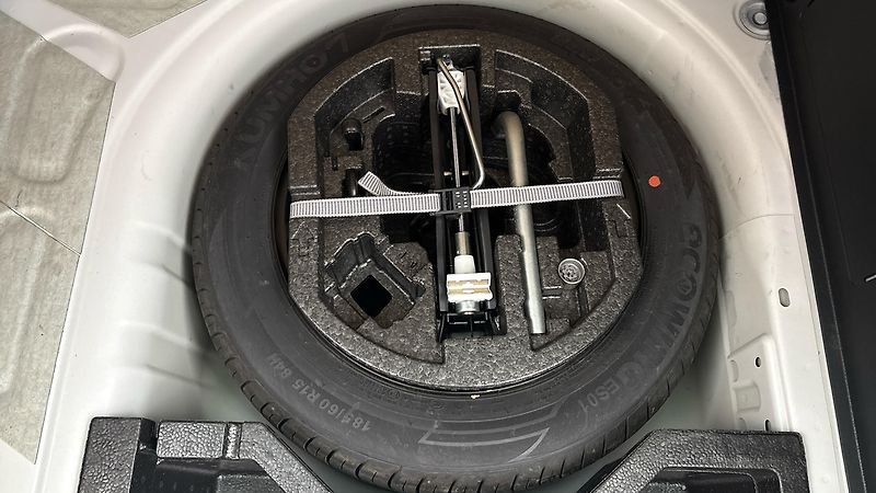 Škoda Fabia 1.0 TSI Ambition Combi - fotka 20 z 23