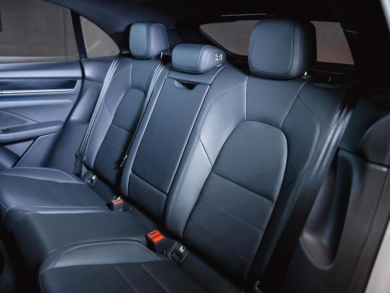 Porsche Macan 4S InnoDrive PASM 360 Venti - fotka 11 z 21