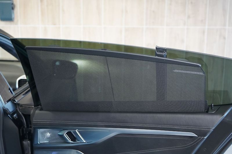 BMW Řada 8 M850i xDrive, Golden Thunder - fotka 48 z 50