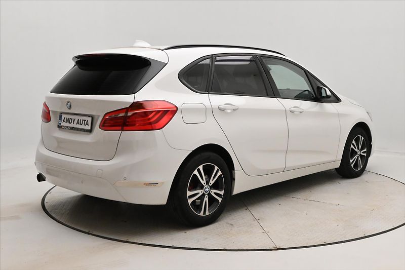 BMW Řada 2 2,0 218d 110 kW Active Záruka - fotka 5 z 31