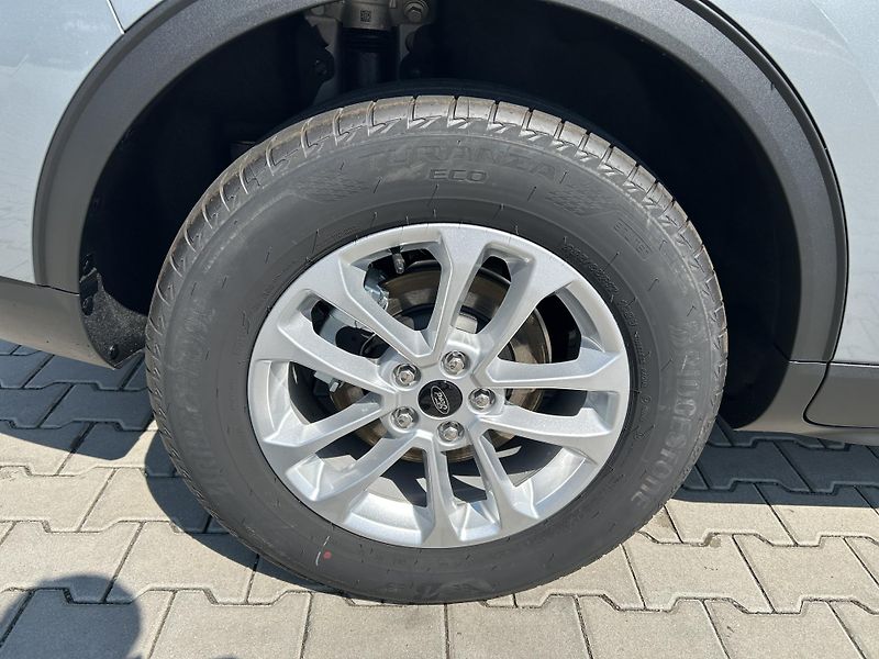 Ford Kuga Top Edition 2.5 PHEV 178kW - fotka 6 z 39