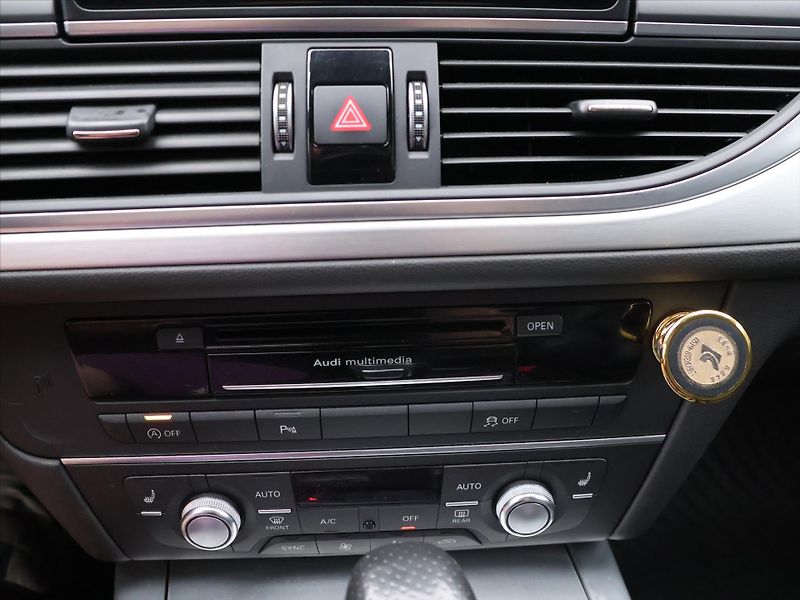 Mercedes-Benz GLC 2,0 250 4MATIC AMG LINE - fotka 18 z 27