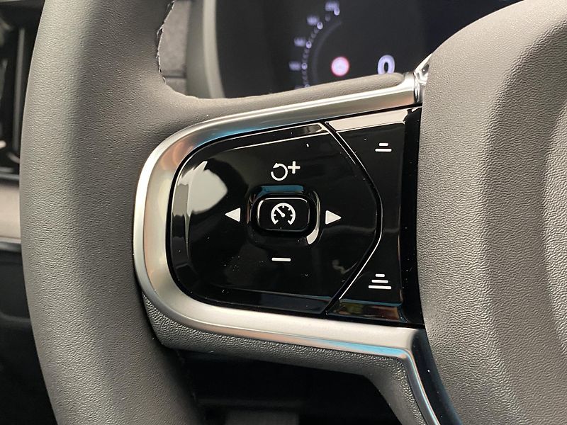 Volvo XC90 (2026) T8 AWD Plug-in DARK PLUS 7m - fotka 31 z 67