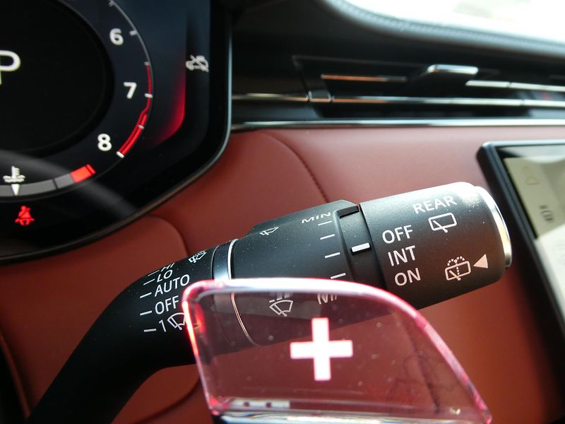 Land Rover Range Rover Sport (2026) SV P635 - fotka 21 z 43