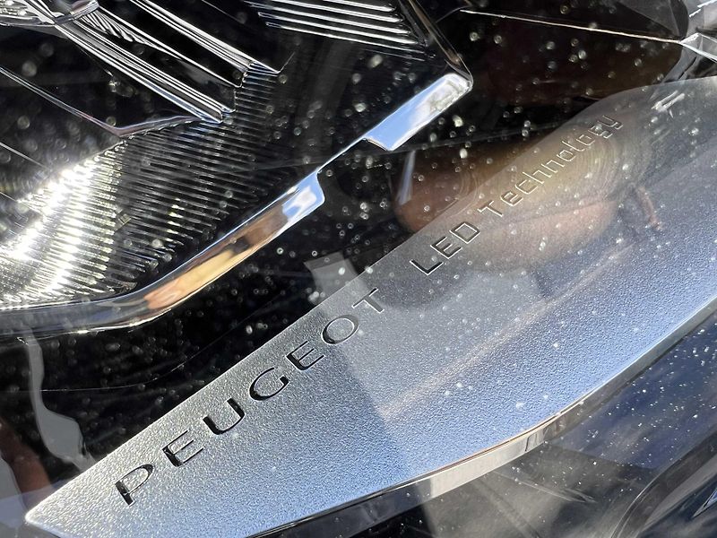 Peugeot 3008 1.5 BlueHDi 96 kW NOVÝ MOTOR - fotka 14 z 14