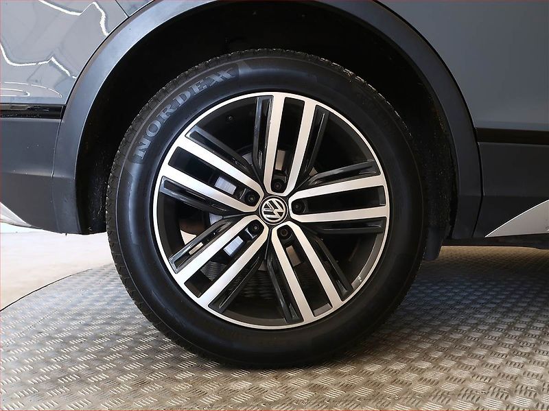 Volkswagen Tiguan (2019) 2.0 TDI - fotka 15 z 22