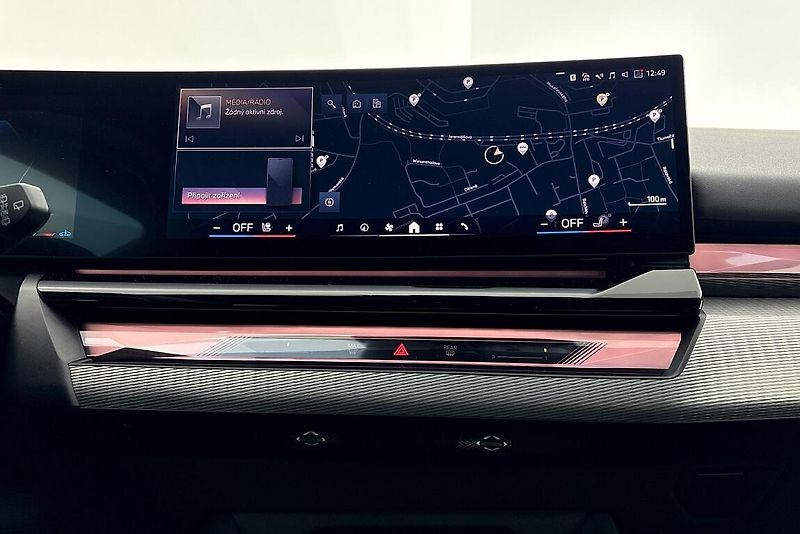 BMW Řada 5 řady 5 | 520d xDrive - fotka 9 z 19