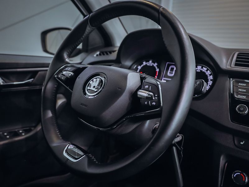 Škoda Fabia 1.0 TSI 70 kW Ambition Tour - fotka 19 z 28