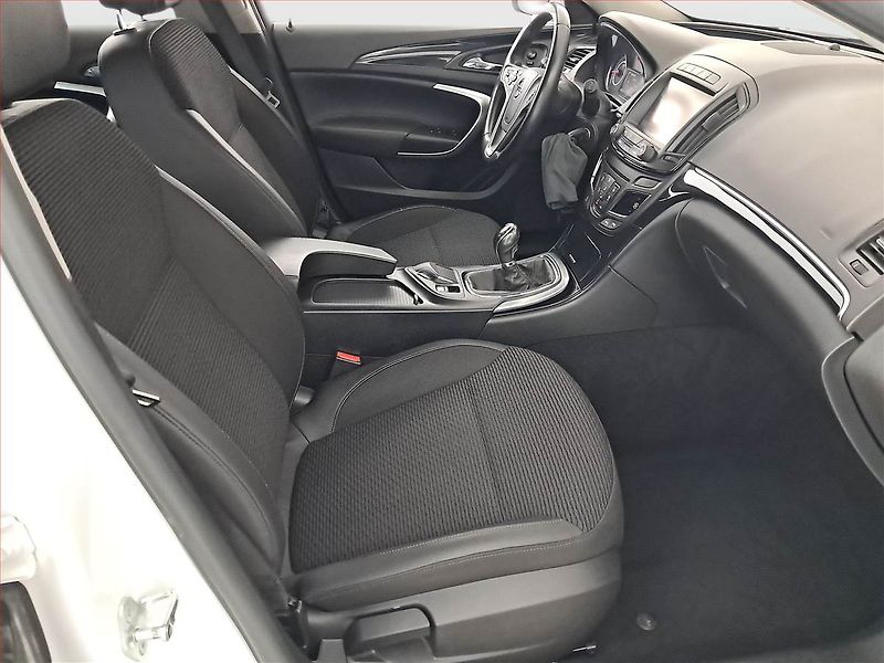 Opel Insignia (2015) Cosmo 2.0 CDTI, Serv.kniha - fotka 9 z 18