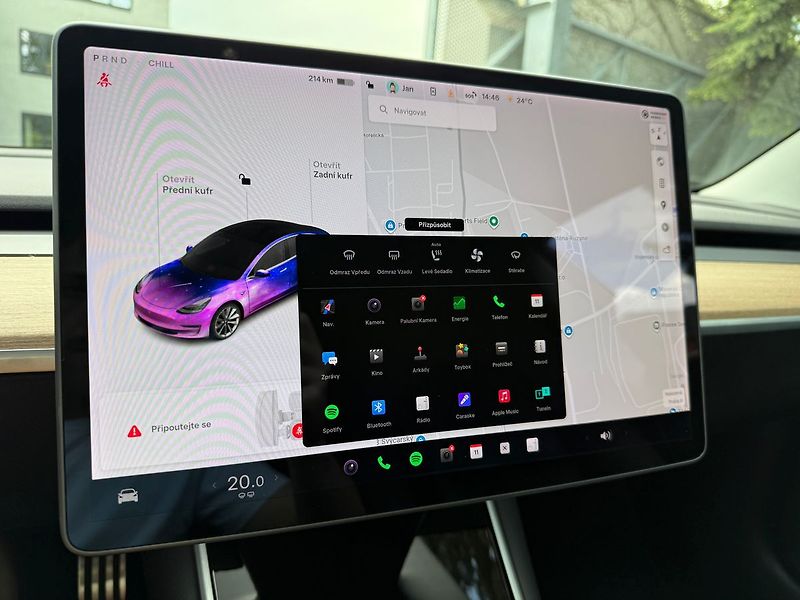 Tesla Model 3 Long Range AWD - fotka 27 z 38