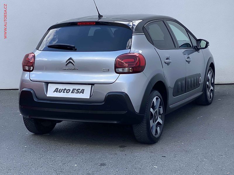 Citroën C3 (2019) 1.2 PT, Shine, AT, navi - fotka 4 z 15