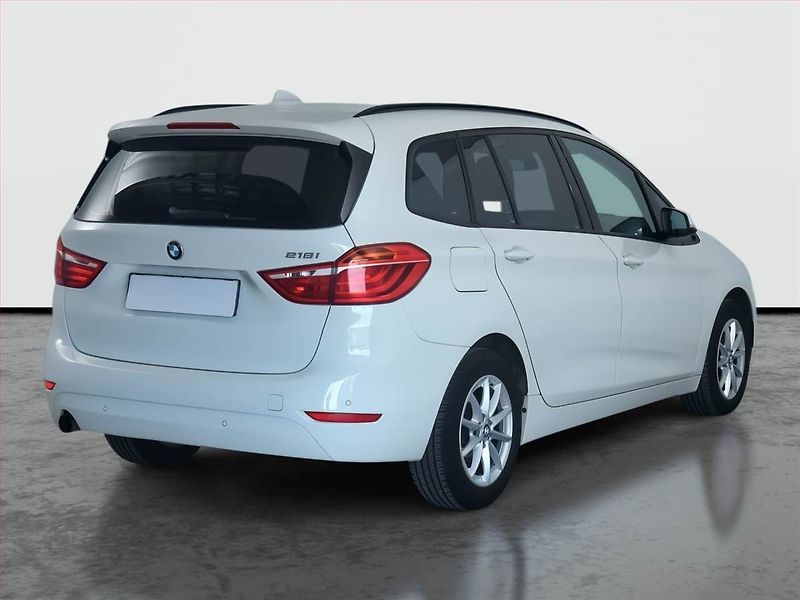 BMW Řada 2 (2017) 218i Gran Tourer, Serv.kniha - fotka 5 z 18
