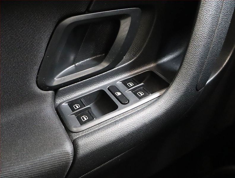 Škoda Roomster (2011) 1.2 TSI, Vyhř. sedaček - fotka 16 z 17