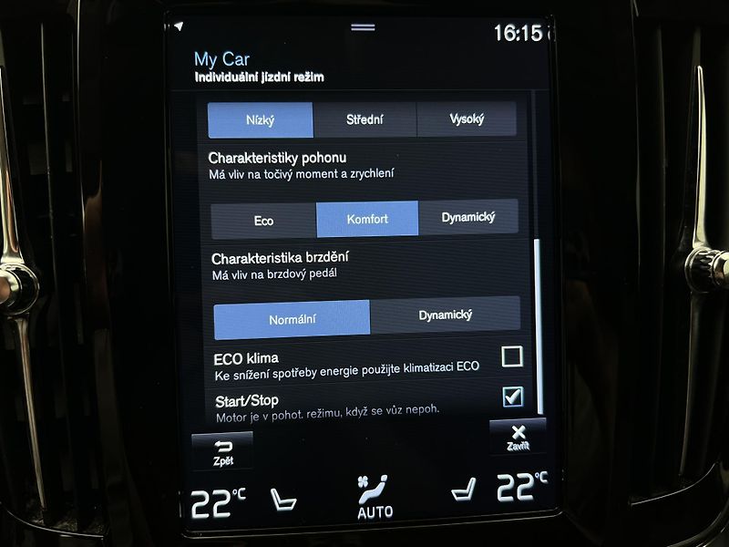 Volvo S90 D4 MOMENTUM 1. maj. - fotka 36 z 43
