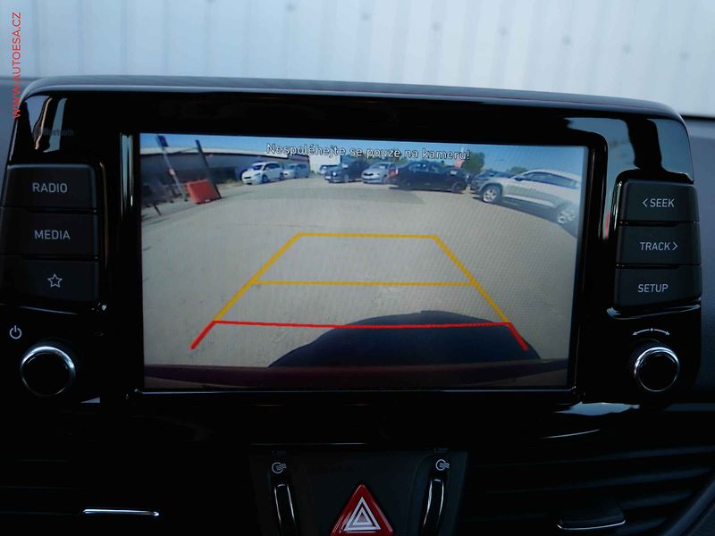 Hyundai i30 (2020) 1.5 DPi, ČR, servis.kniha, AC - fotka 18 z 20