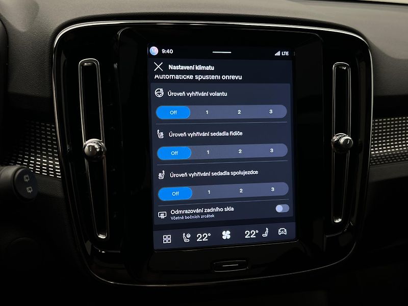 Volvo XC40 AWD TWIN MOTOR RECHARGE - fotka 33 z 44