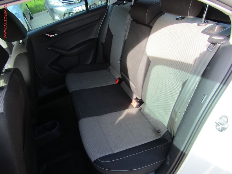 Škoda Rapid (2013) 1.6 TDi, ČR, servis.kniha - fotka 10 z 16