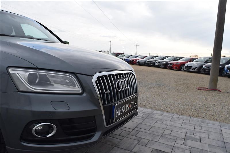 Audi Q5 3,0 V6 180KW S-LINE AUTOMAT - fotka 13 z 57